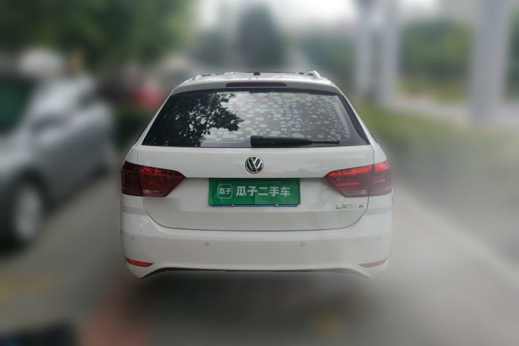 Used Volkswagen Gran Lavida 2015 1.6L Automatic Fashion Edition Rear