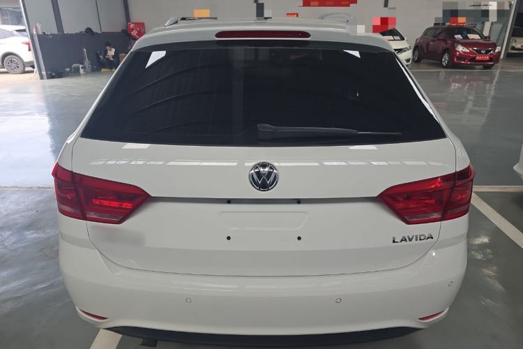 Used Volkswagen Gran Lavida 2015 1.6L Automatic Fashion Edition Rear