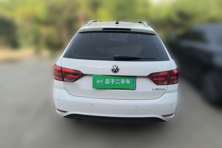 Used Volkswagen Gran Lavida 2015 1.6L Automatic Fashion Edition Rear