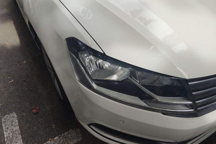 Used Volkswagen Gran Lavida 2015 230TSI DSG Comfort Edition Right Front Headlight