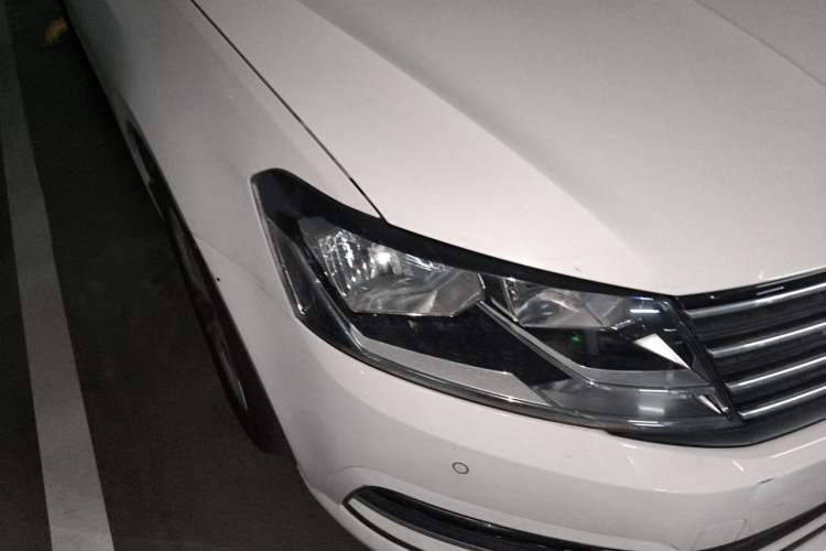 Used Volkswagen Gran Lavida 2015 230TSI DSG Comfort Edition Right Front Headlight