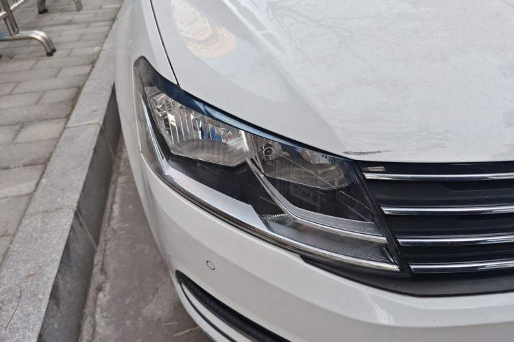 Used Volkswagen Gran Lavida 2015 230TSI DSG Comfort Edition Right Front Headlight