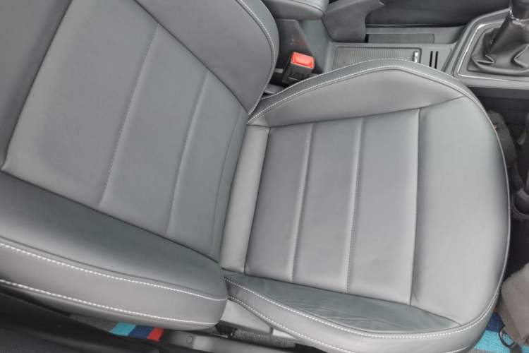 Used Volkswagen Gran Lavida 2015 1.6L Manual Comfort Edition Right Front Seat