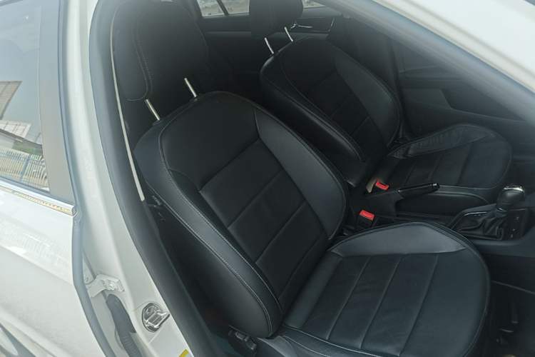 Used Volkswagen Gran Lavida 2015 230TSI DSG Comfort Edition Right Front Seat