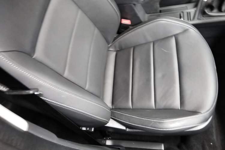 Used Volkswagen Gran Lavida 2015 1.6L Manual Comfort Edition Right Front Seat