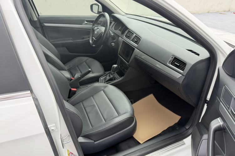 Used Volkswagen Gran Lavida 2015 230TSI DSG Comfort Edition Right Front Seat