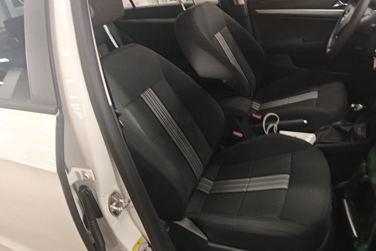 Used Volkswagen Gran Lavida 2015 1.6L Automatic Fashion Edition Right Front Seat