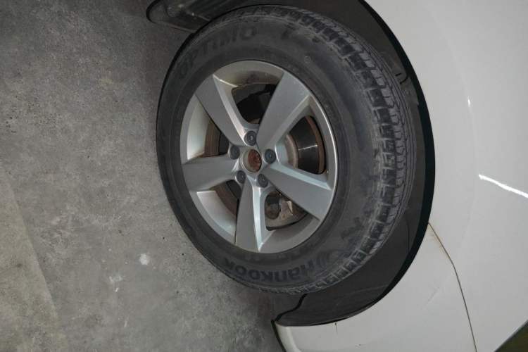 Used Volkswagen Gran Lavida 2015 1.6L Automatic Fashion Edition Right Front Wheel Hub