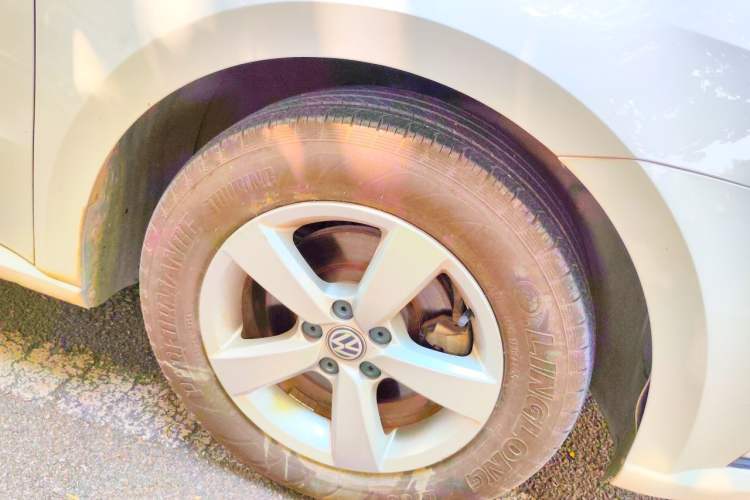 Used Volkswagen Gran Lavida 2015 1.6L Manual Fashion Edition Right Front Wheel Hub