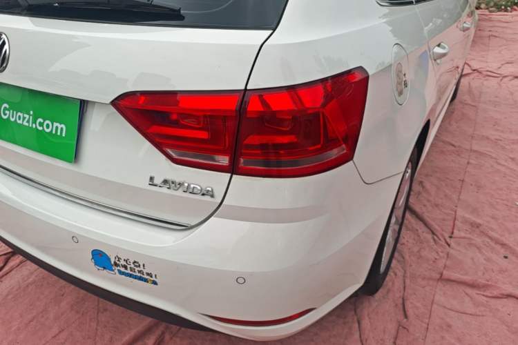 Used Volkswagen Gran Lavida 2015 1.6L Automatic Comfort Edition Right Rear Taillight