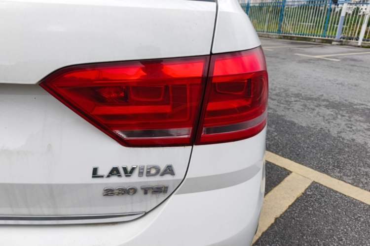 Used Volkswagen Gran Lavida 2015 230TSI DSG Comfort Edition Right Rear Taillight