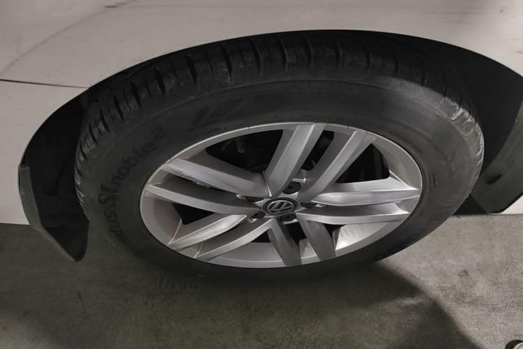 Used Volkswagen Gran Lavida 2015 230TSI DSG Comfort Edition Right Rear Wheel Hub