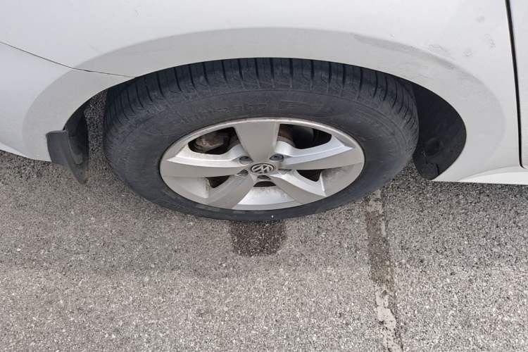 Used Volkswagen Gran Lavida 2015 1.6L Automatic Fashion Edition Right Rear Wheel Hub