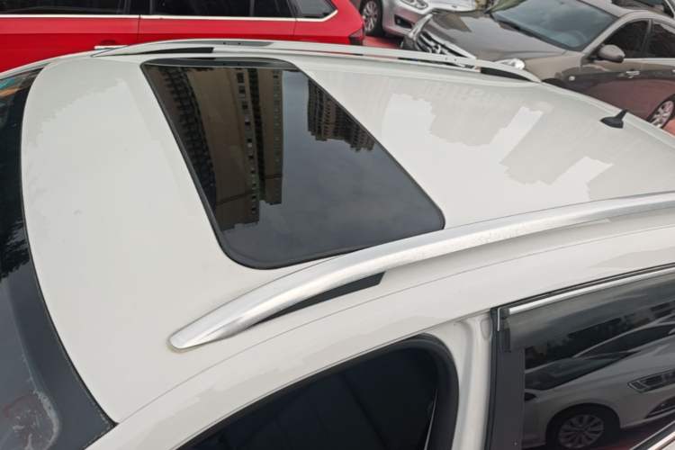 Used Volkswagen Gran Lavida 2015 1.6L Automatic Comfort Edition Roof