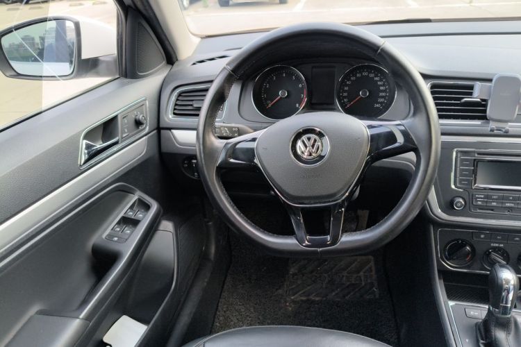 Used Volkswagen Gran Lavida 2015 1.6L Automatic Comfort Edition Steering Wheel