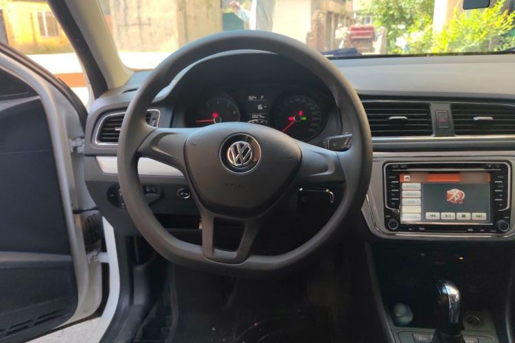 Used Volkswagen Gran Lavida 2015 1.6L Automatic Comfort Edition Steering Wheel