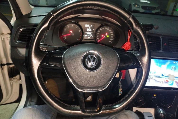 Used Volkswagen Gran Lavida 2015 1.6L Automatic Comfort Edition Steering Wheel