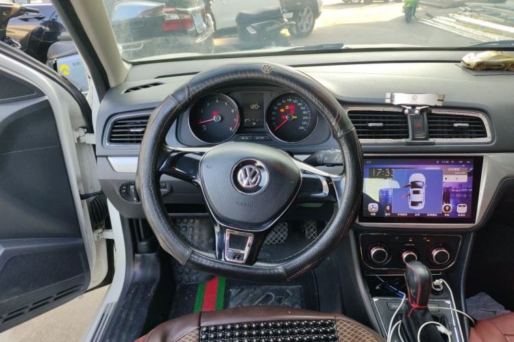 Used Volkswagen Gran Lavida 2015 1.6L Automatic Comfort Edition Steering Wheel