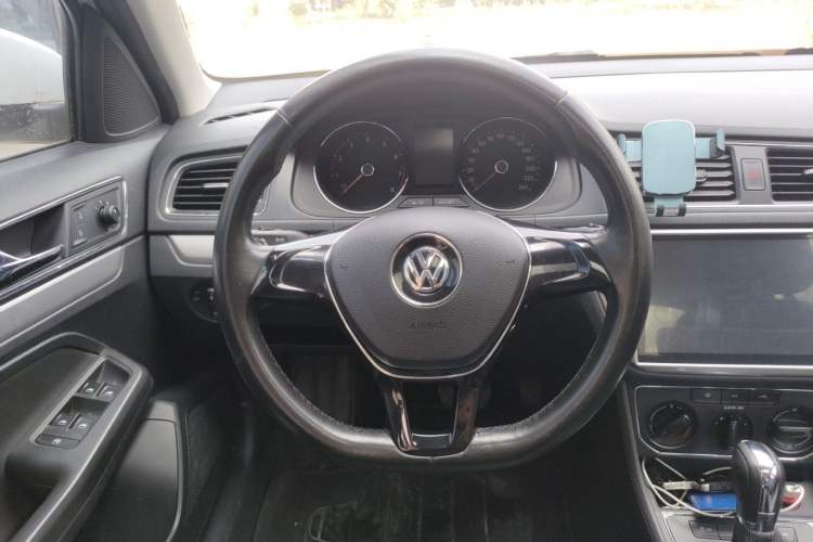 Used Volkswagen Gran Lavida 2015 1.6L Automatic Comfort Edition Steering Wheel