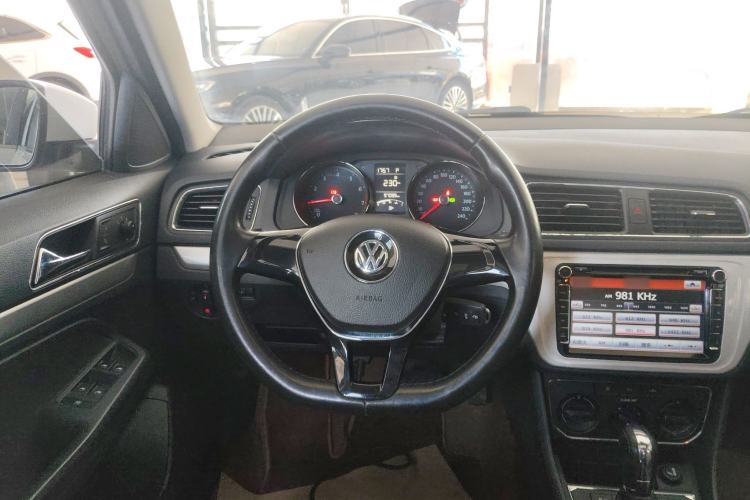 Used Volkswagen Gran Lavida 2015 1.6L Automatic Comfort Edition Steering Wheel
