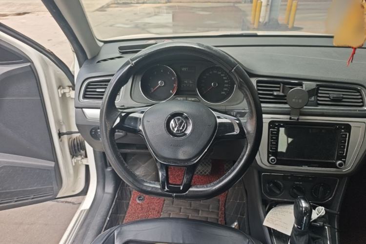 Used Volkswagen Gran Lavida 2015 1.6L Automatic Comfort Edition Steering Wheel