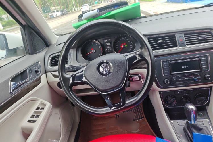 Used Volkswagen Gran Lavida 2015 1.6L Automatic Comfort Edition Steering Wheel