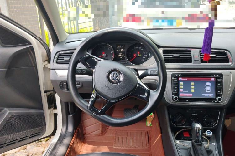Used Volkswagen Gran Lavida 2015 1.6L Automatic Comfort Edition Steering Wheel