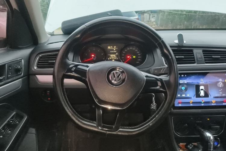 Used Volkswagen Gran Lavida 2015 1.6L Automatic Comfort Edition Steering Wheel