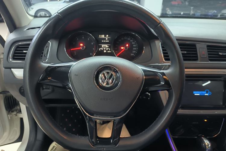 Used Volkswagen Gran Lavida 2015 1.6L Automatic Comfort Edition Steering Wheel