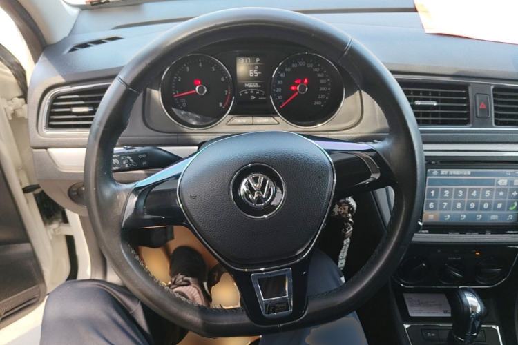 Used Volkswagen Gran Lavida 2015 1.6L Automatic Comfort Edition Steering Wheel
