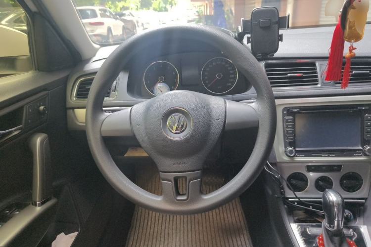 Used Volkswagen Gran Lavida 2015 1.6L Automatic Comfort Edition Steering Wheel