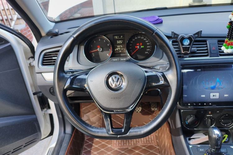 Used Volkswagen Gran Lavida 2015 1.6L Automatic Comfort Edition Steering Wheel