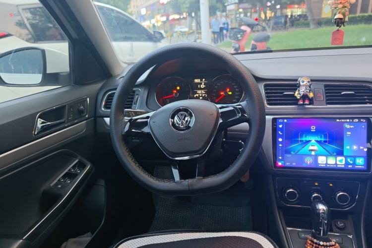 Used Volkswagen Gran Lavida 2015 1.6L Automatic Comfort Edition Steering Wheel
