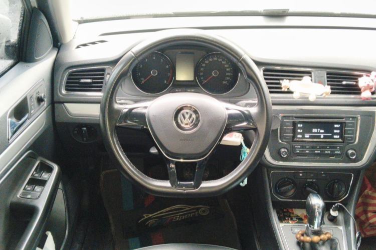 Used Volkswagen Gran Lavida 2015 1.6L Automatic Comfort Edition Steering Wheel
