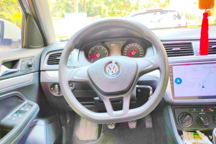 Used Volkswagen Gran Lavida 2015 1.6L Manual Fashion Edition Steering Wheel