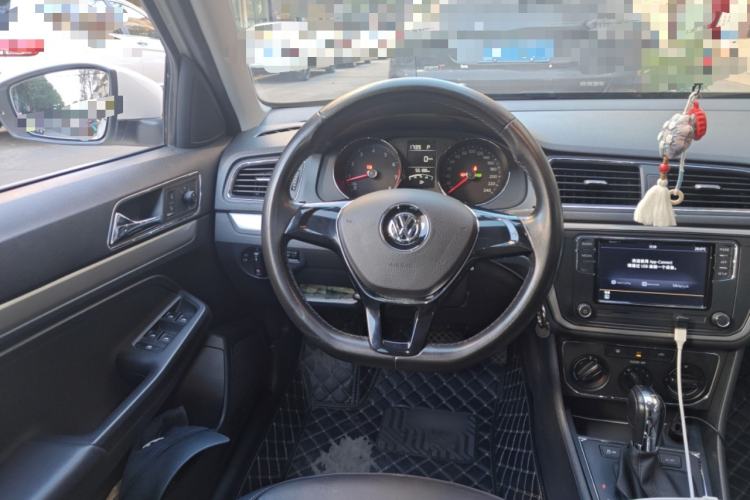 Used Volkswagen Gran Lavida 2015 1.6L Automatic Comfort Edition Steering Wheel