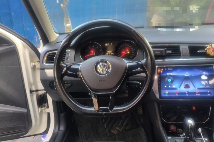 Used Volkswagen Gran Lavida 2015 1.6L Automatic Comfort Edition Steering Wheel