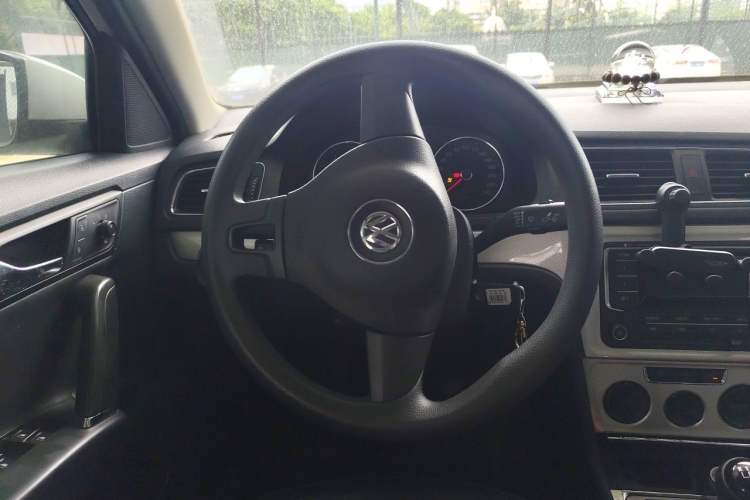 Used Volkswagen Gran Lavida 2015 230TSI Manual Comfort Edition Steering Wheel