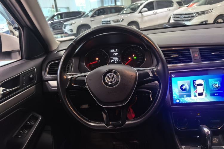 Used Volkswagen Gran Lavida 2015 1.6L Automatic Comfort Edition Steering Wheel