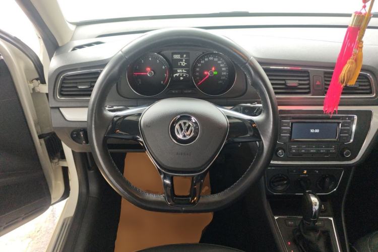 Used Volkswagen Gran Lavida 2015 1.6L Automatic Comfort Edition Steering Wheel