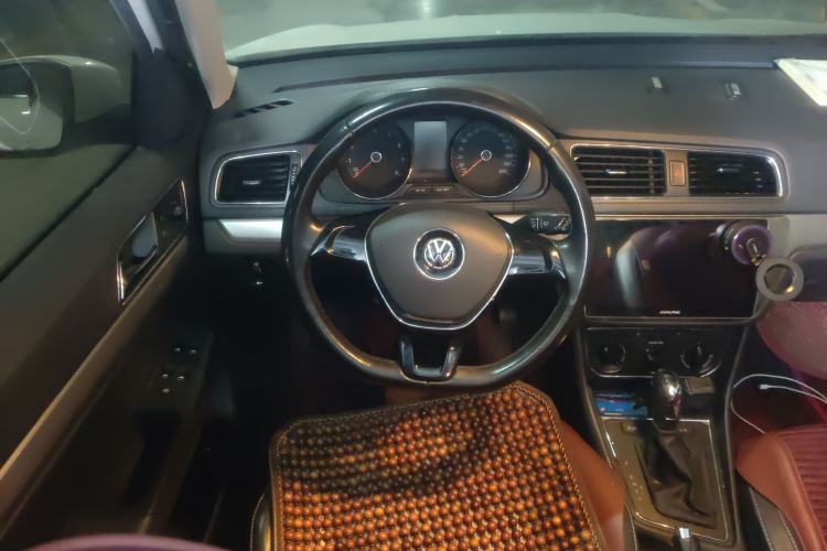 Used Volkswagen Gran Lavida 2015 1.6L Automatic Comfort Edition Steering Wheel