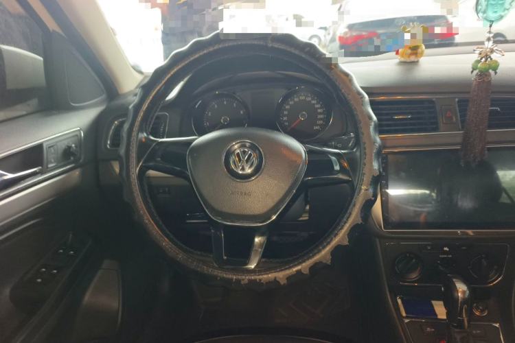 Used Volkswagen Gran Lavida 2015 1.6L Automatic Comfort Edition Steering Wheel