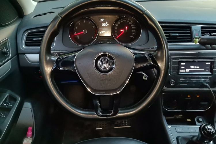 Used Volkswagen Gran Lavida 2015 1.6L Manual Comfort Edition Steering Wheel