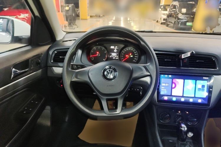 Used Volkswagen Gran Lavida 2015 1.6L Automatic Fashion Edition Steering Wheel
