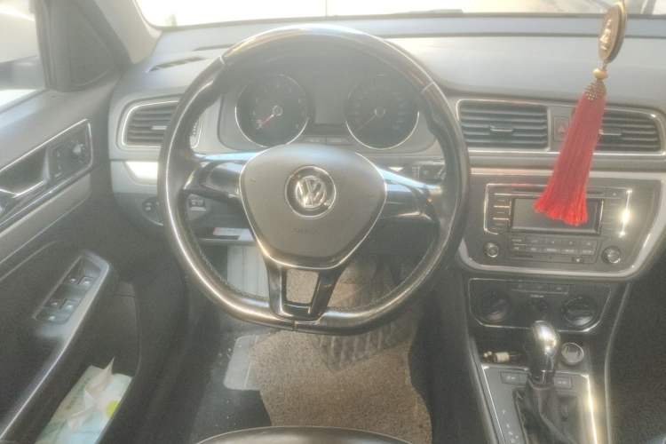 Used Volkswagen Gran Lavida 2015 1.6L Automatic Comfort Edition Steering Wheel