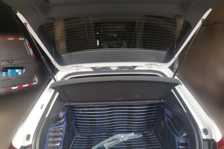 Used Volkswagen Gran Lavida 2015 1.6L Automatic Fashion Edition Trunk