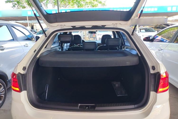 Used Volkswagen Gran Lavida 2015 230TSI DSG Comfort Edition Trunk