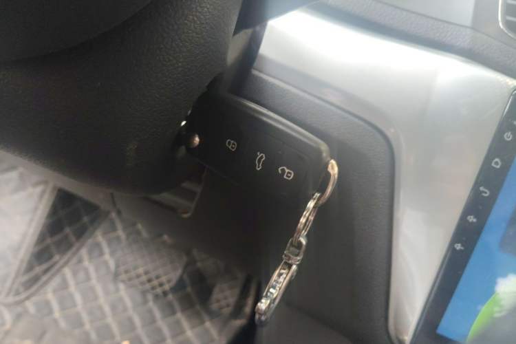 Used Volkswagen Gran Lavida 2015 1.6L Automatic Comfort Edition Vehicle Key