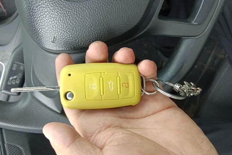 Used Volkswagen Gran Lavida 2015 1.6L Automatic Fashion Edition Vehicle Key