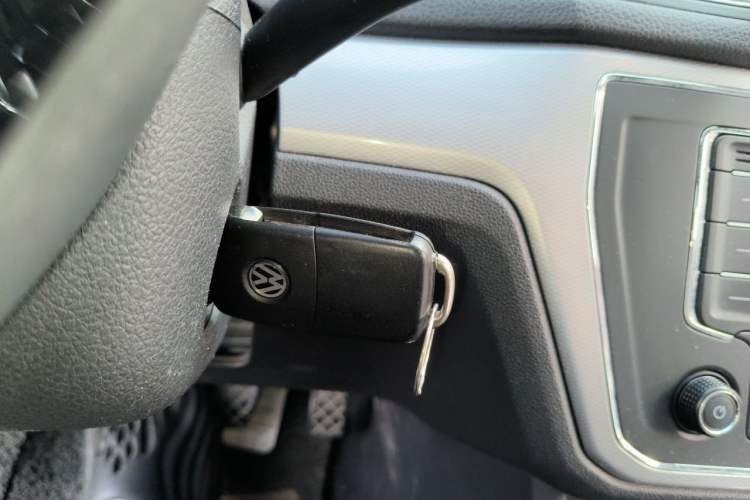 Used Volkswagen Gran Lavida 2015 1.6L Automatic Comfort Edition Vehicle Key